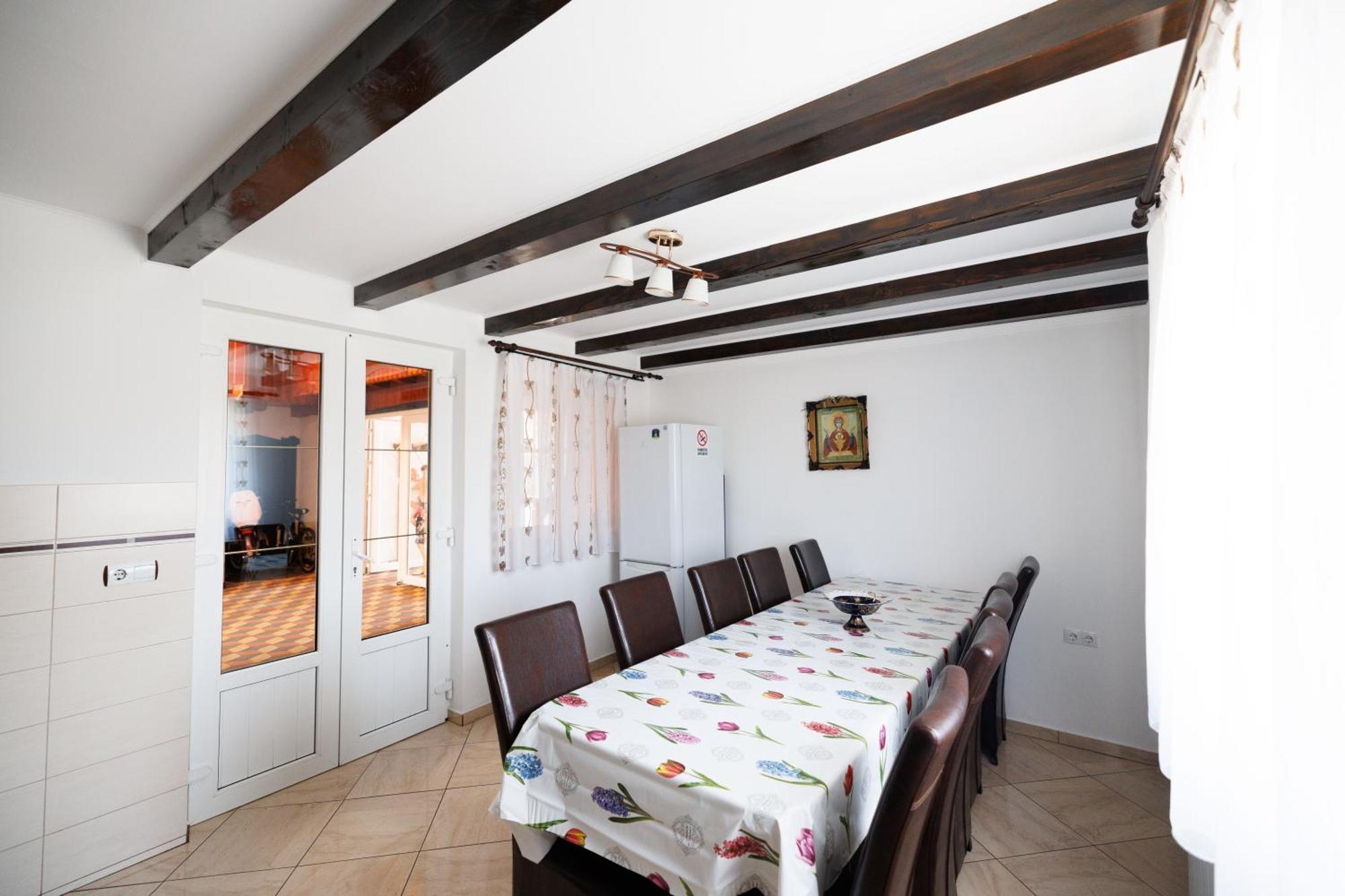 Vila Adr Petresti Bagian luar foto