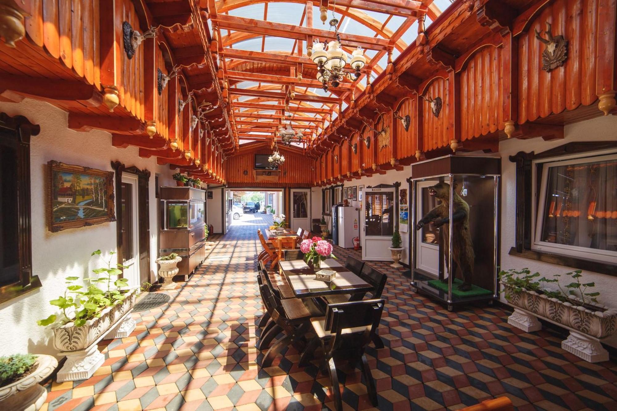 Vila Adr Petresti Bagian luar foto