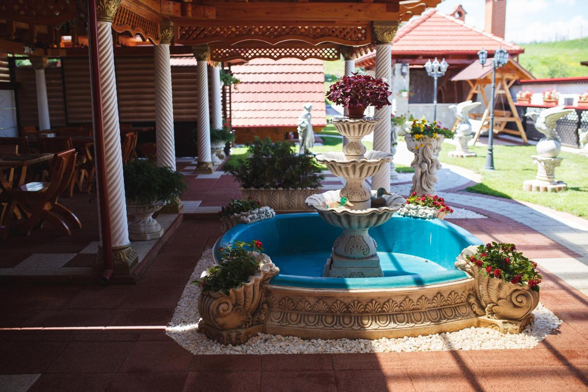 Vila Adr Petresti Bagian luar foto